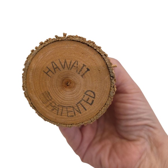 Vintage Hawaiian Hula Dancer Raffia Straw Doll Wood Base Yellow Leis Stamped - Picture 5 of 5